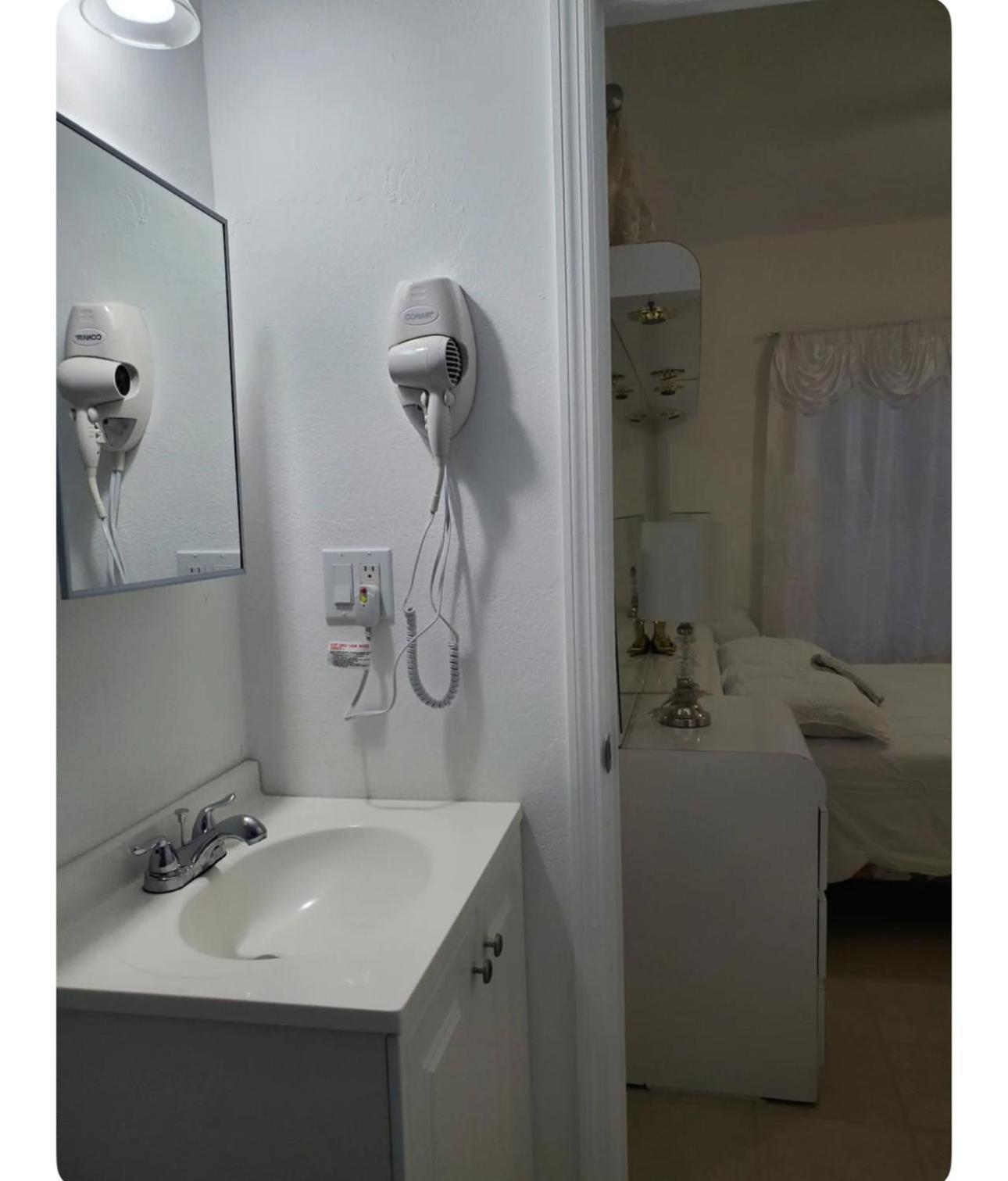 B1 Best Value On Private Bedroom With Private Bathroom In Little Havana, Маями Екстериор снимка