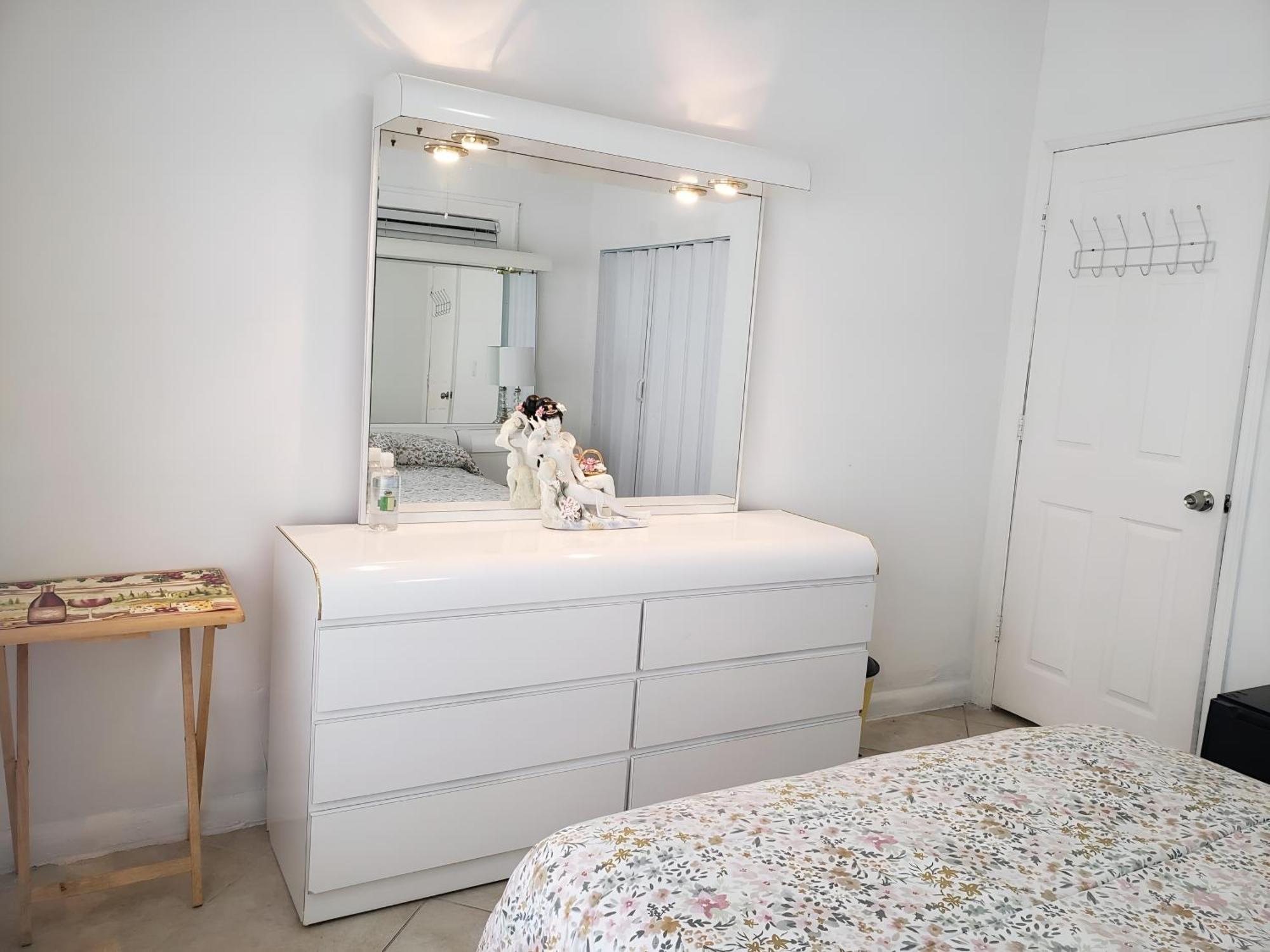 B1 Best Value On Private Bedroom With Private Bathroom In Little Havana, Маями Екстериор снимка